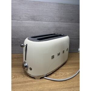 SMEG Retro '50s Style 4 Slice (2-slot) Toaster in White Long Slot Sandwich Bread
